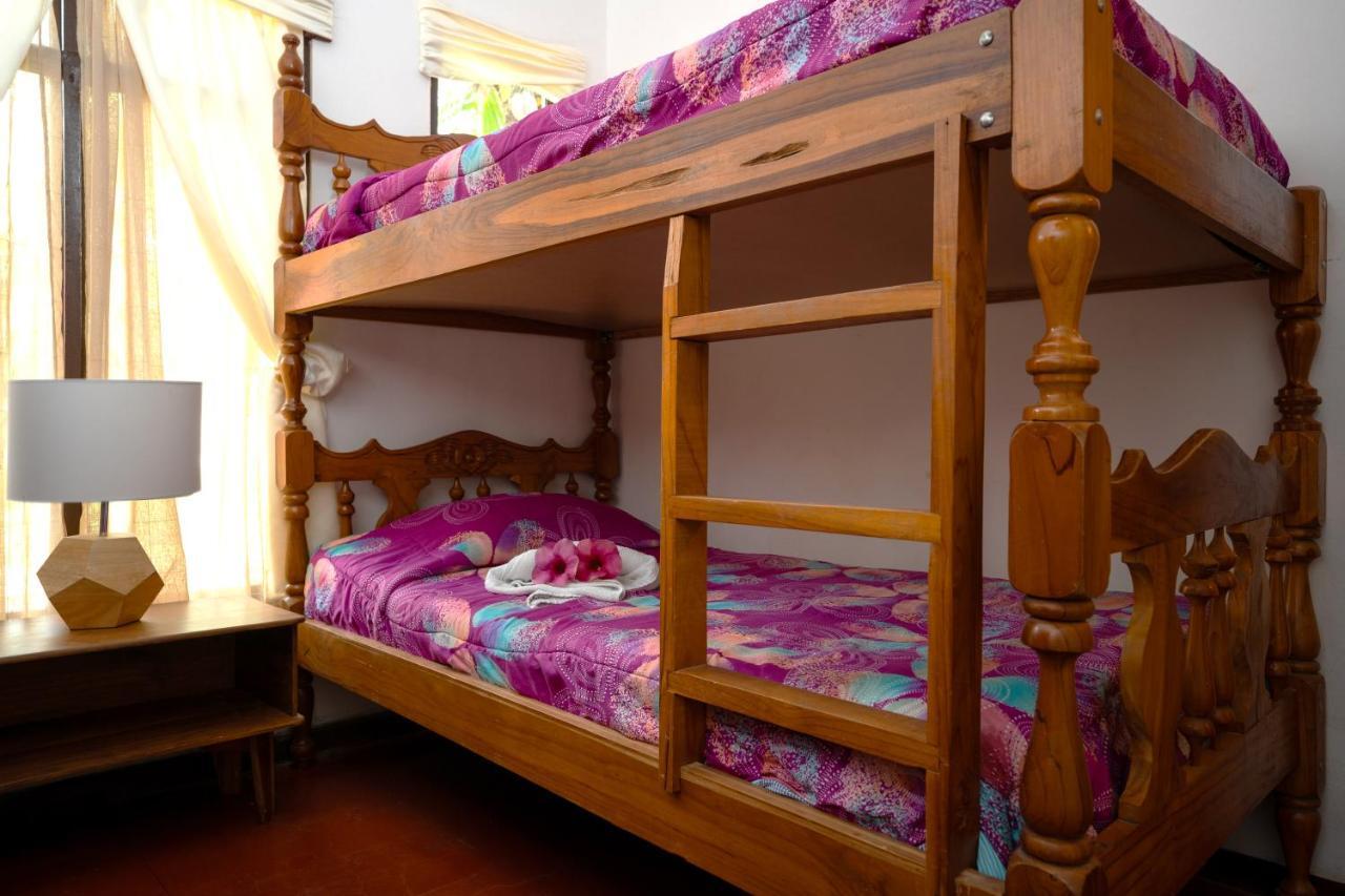 Hotel La Isla Паррита Экстерьер фото